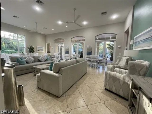4510 Botanical Place CIR 3, Naples, FL 34112