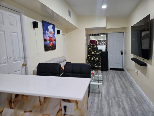 6108 SW 39th St, Miramar, FL 33023