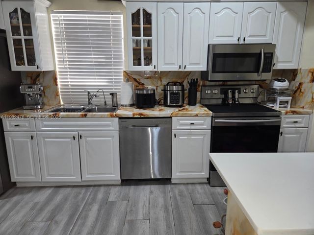 6108 SW 39th St, Miramar, FL 33023