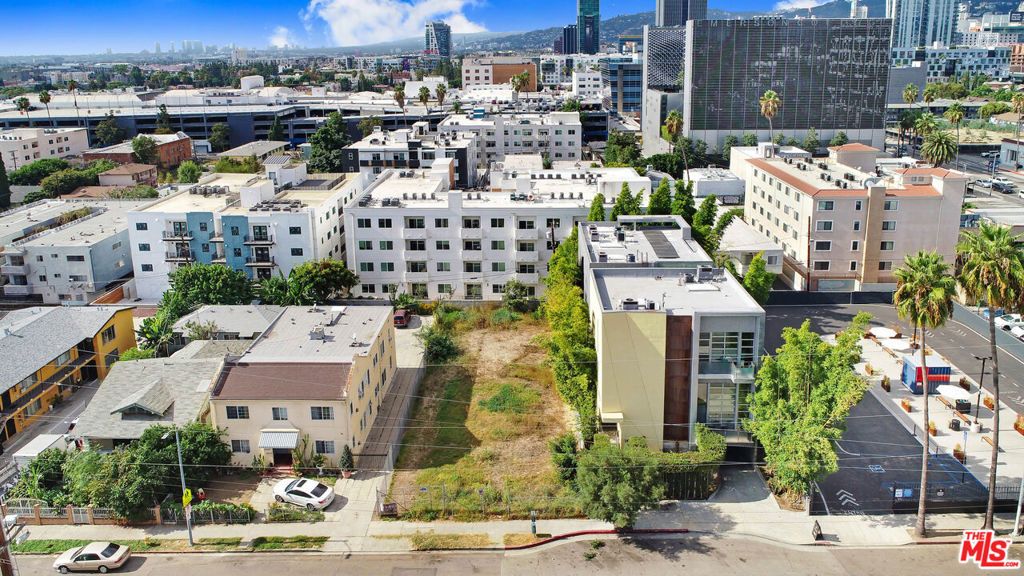 Image 1 of property listing at 1449 N Bronson Avenue, Los Angeles, CA 90028