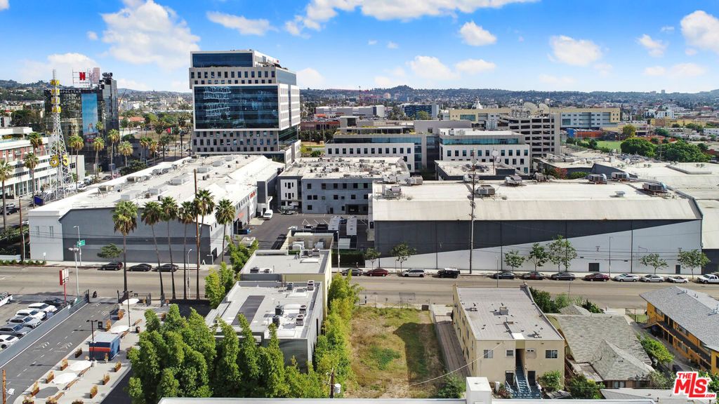 Image 6 of property listing at 1449 N Bronson Avenue, Los Angeles, CA 90028