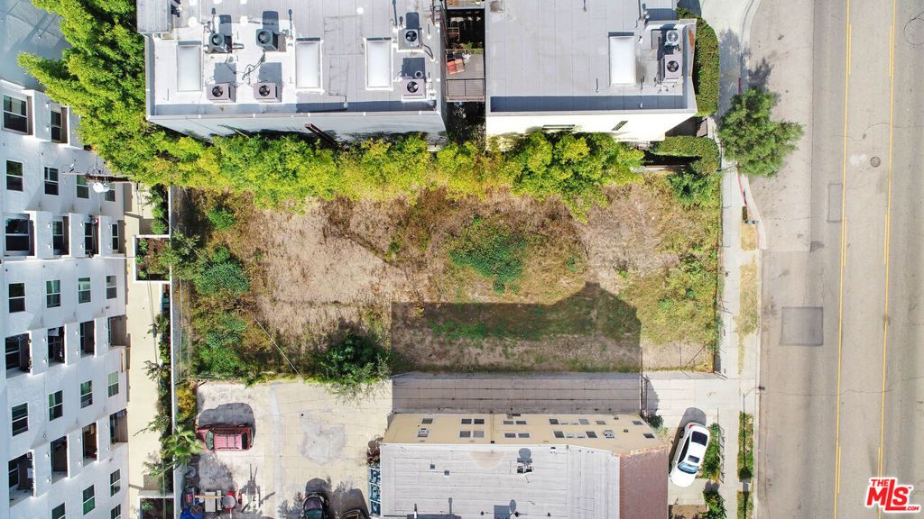 Image 8 of property listing at 1449 N Bronson Avenue, Los Angeles, CA 90028