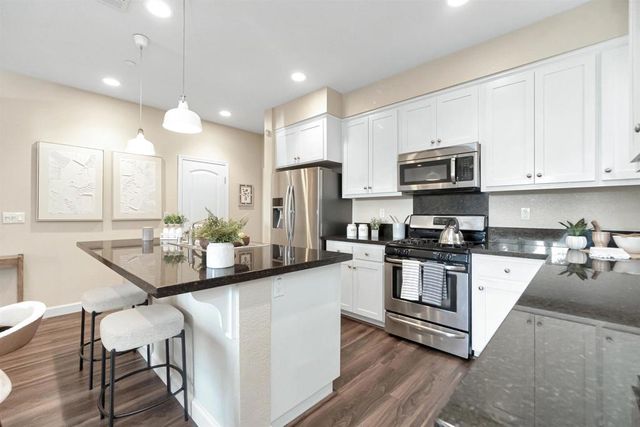 328 C St, Hayward, CA 94541