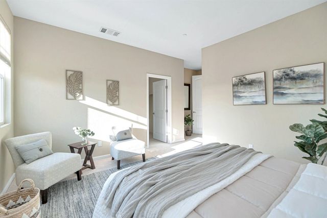 328 C St, Hayward, CA 94541