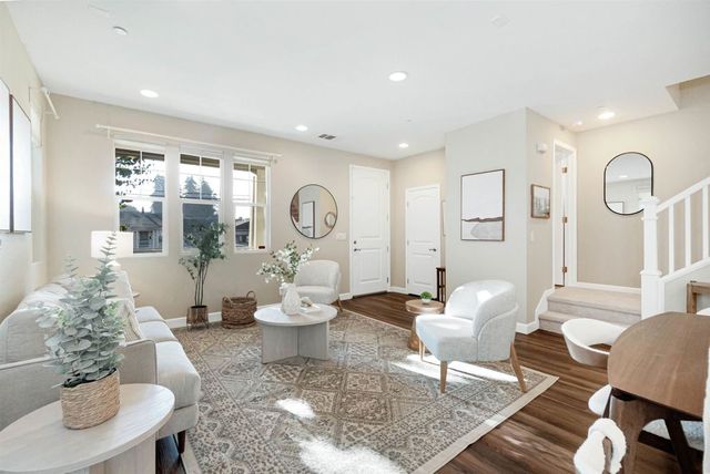 328 C St, Hayward, CA 94541