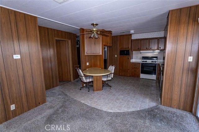 1585 W Johnston, Hemet, CA 92543