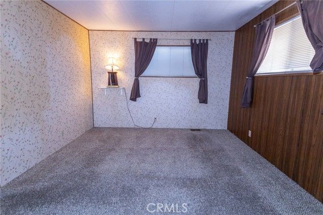 1585 W Johnston, Hemet, CA 92543