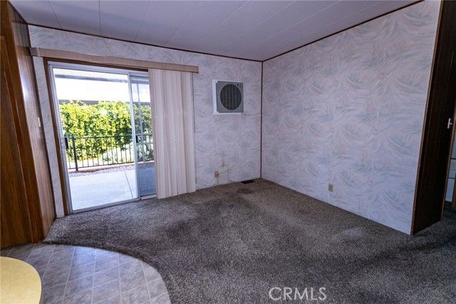 1585 W Johnston, Hemet, CA 92543