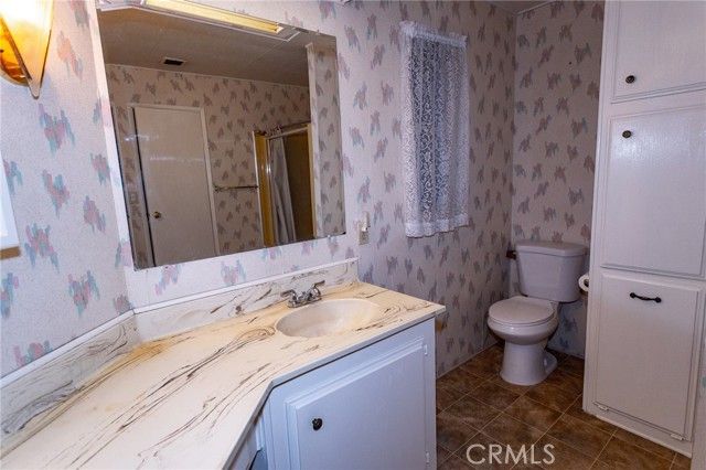 1585 W Johnston, Hemet, CA 92543