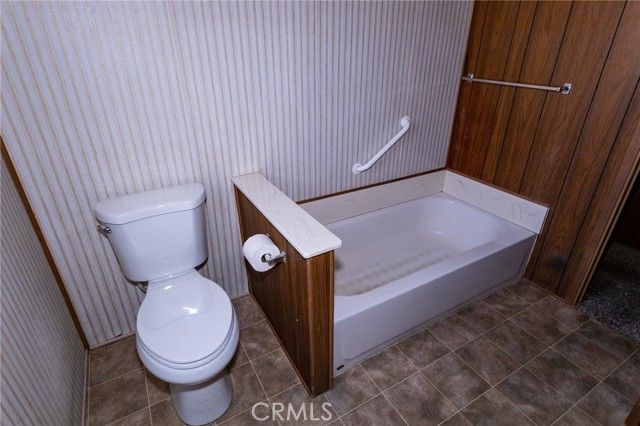 1585 W Johnston, Hemet, CA 92543