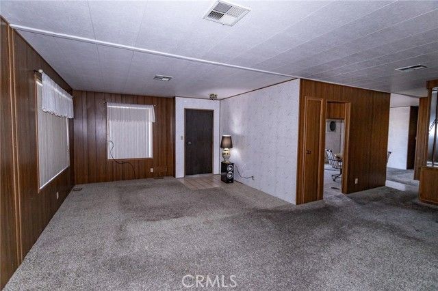 1585 W Johnston, Hemet, CA 92543