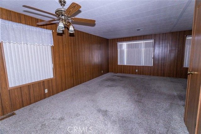 1585 W Johnston, Hemet, CA 92543