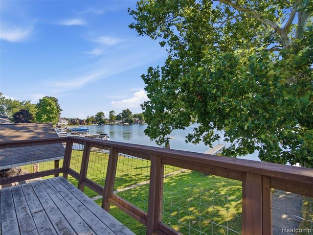 12029 Torrey Road, Fenton, MI 48430