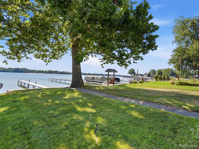 12029 Torrey Road, Fenton, MI 48430