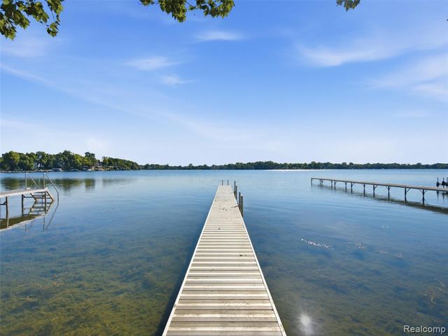 12029 Torrey Road, Fenton, MI 48430