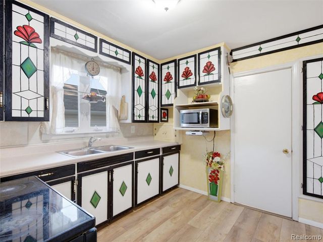 12029 Torrey Road, Fenton, MI 48430