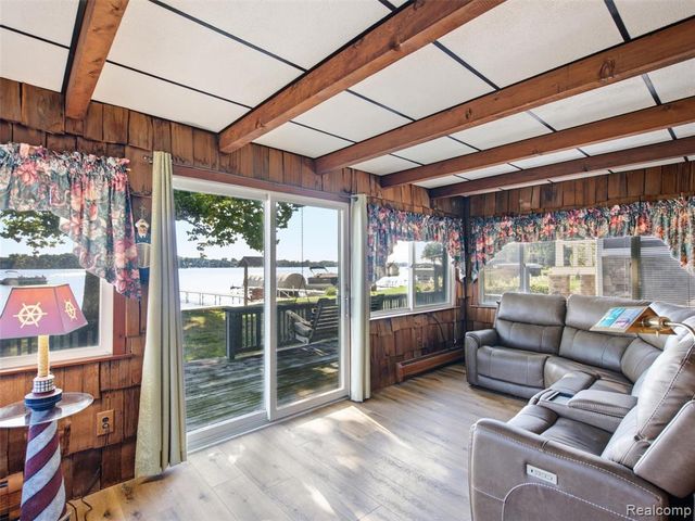 12029 Torrey Road, Fenton, MI 48430