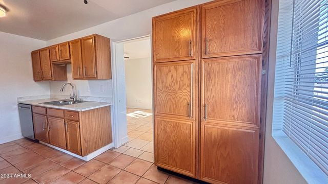 4502 W Crittenden Lane, Phoenix, AZ 85031
