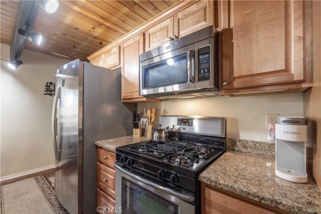 548 Moreno Lane, Sugarloaf, CA 92386
