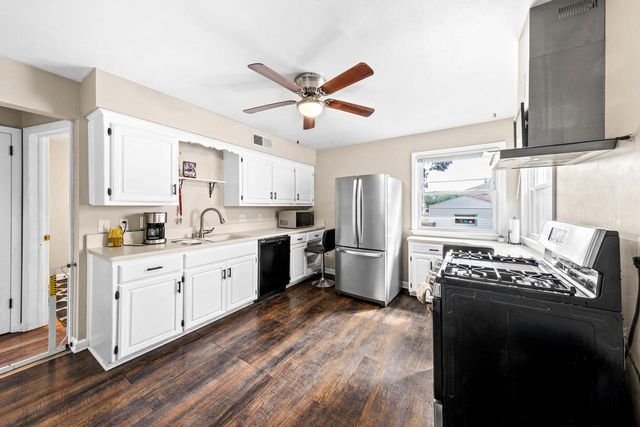 1722 S 76th STREET, West Allis, WI 53214