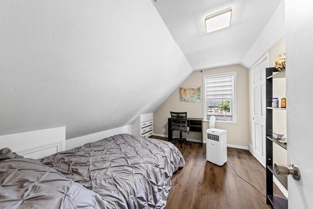 1722 S 76th STREET, West Allis, WI 53214