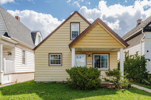 1722 S 76th STREET, West Allis, WI 53214