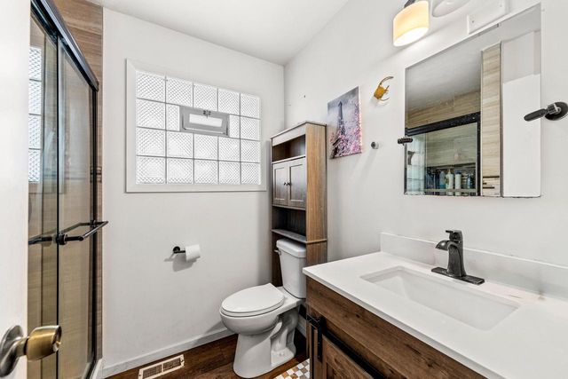 1722 S 76th STREET, West Allis, WI 53214