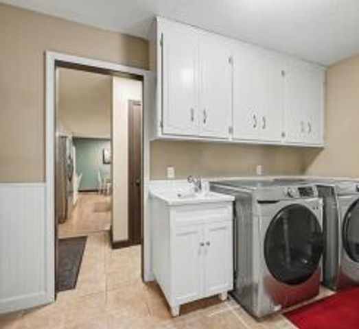 2427 Mayflower Avenue, Hopkins, MN 55305