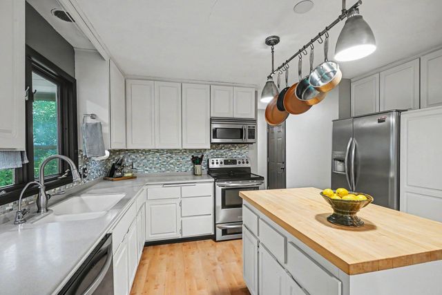 2427 Mayflower Avenue, Hopkins, MN 55305