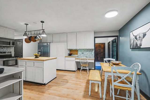 2427 Mayflower Avenue, Hopkins, MN 55305