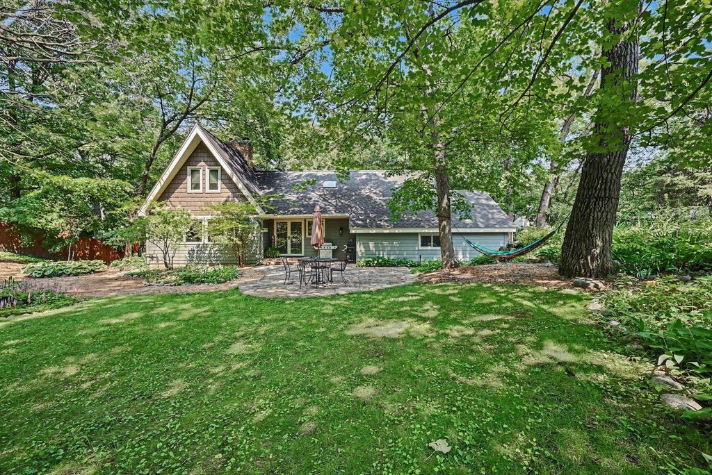 2427 Mayflower Avenue, Hopkins, MN 55305