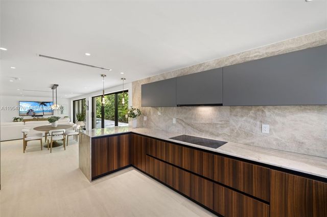 222 E Rivo Alto Dr, Miami Beach, FL 33139