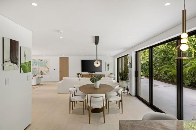 222 E Rivo Alto Dr, Miami Beach, FL 33139