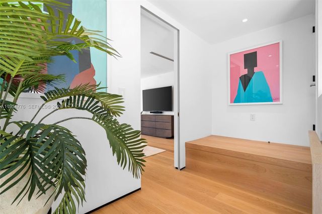 222 E Rivo Alto Dr, Miami Beach, FL 33139