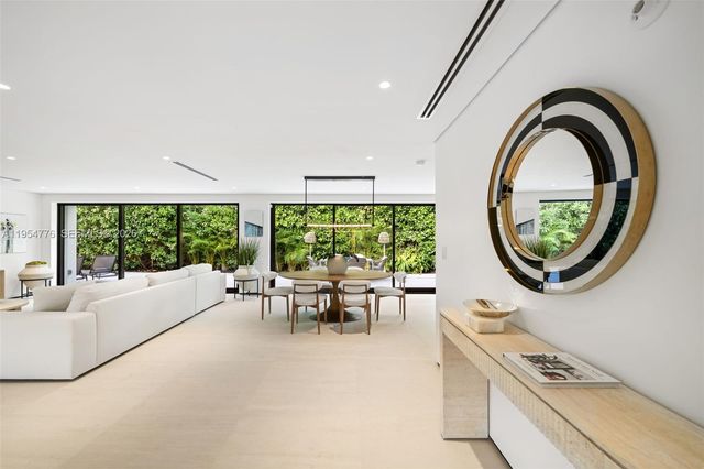 222 E Rivo Alto Dr, Miami Beach, FL 33139