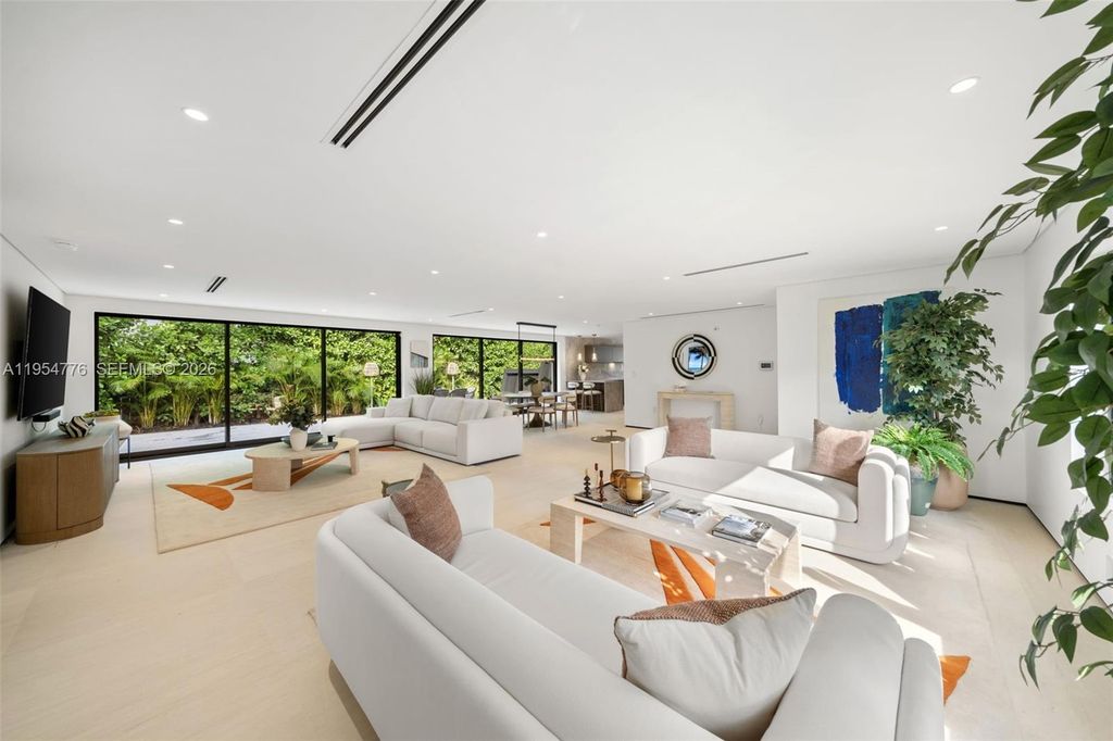 222 E Rivo Alto Dr, Miami Beach, FL 33139