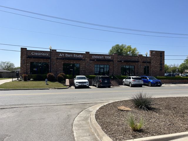 212 S Warren Street, Burleson, TX 76028
