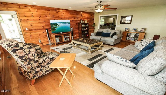 1949 Redbud View Road, Sevierville, TN 37876