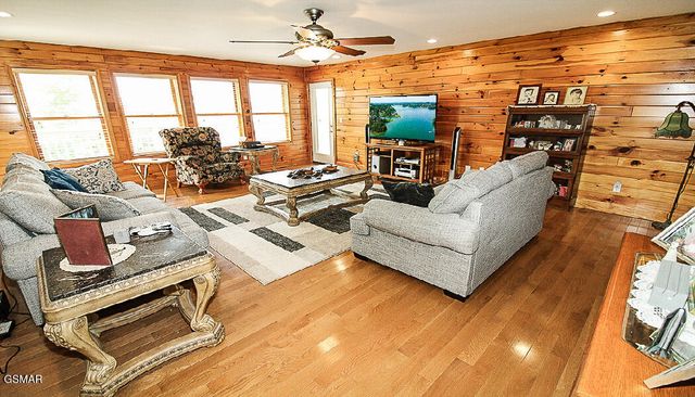1949 Redbud View Road, Sevierville, TN 37876