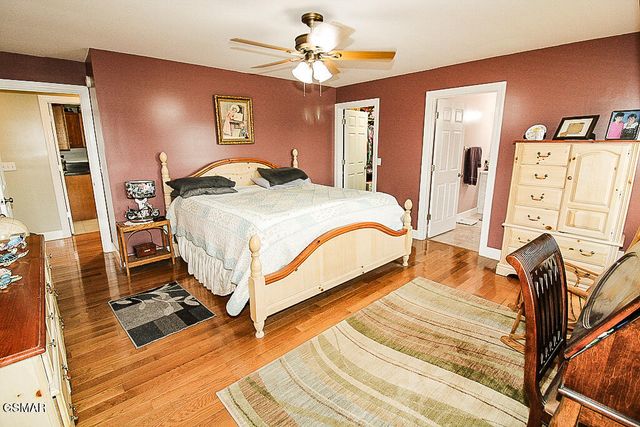 1949 Redbud View Road, Sevierville, TN 37876