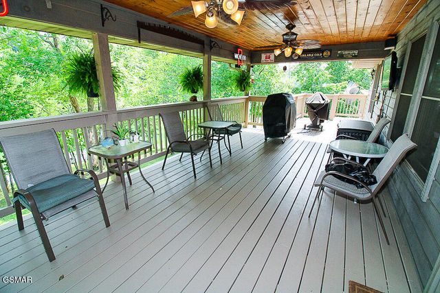 1949 Redbud View Road, Sevierville, TN 37876