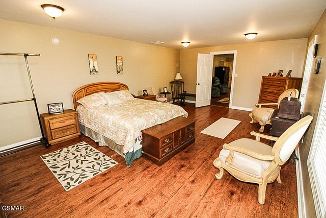 1949 Redbud View Road, Sevierville, TN 37876