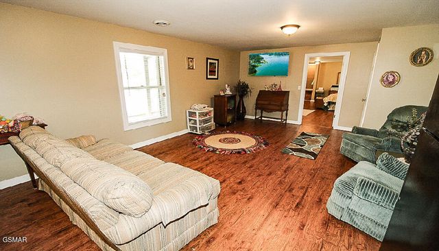 1949 Redbud View Road, Sevierville, TN 37876