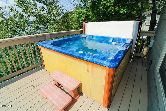 1949 Redbud View Road, Sevierville, TN 37876