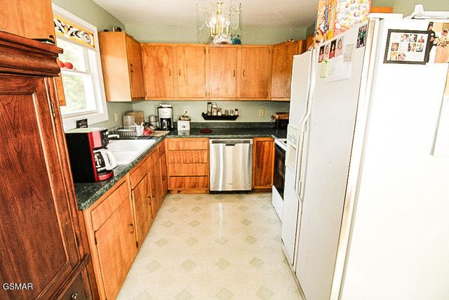 1949 Redbud View Road, Sevierville, TN 37876