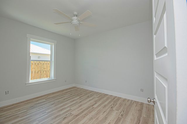 18 Wood Avenue, Panama City, FL 32404