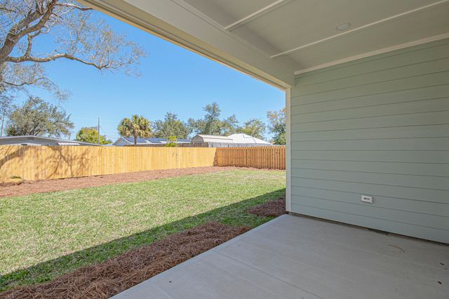 18 Wood Avenue, Panama City, FL 32404