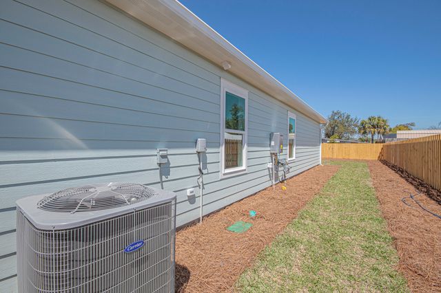 18 Wood Avenue, Panama City, FL 32404