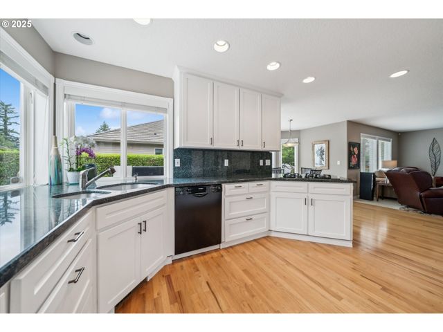 2678 Se MYRTLEWOOD Way, Gresham, OR 97080