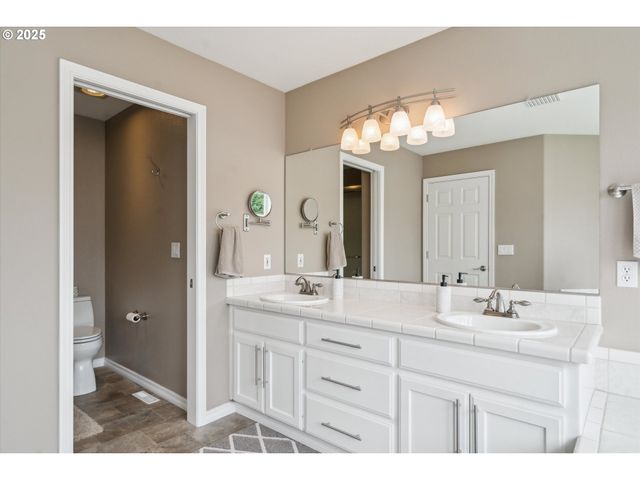 2678 Se MYRTLEWOOD Way, Gresham, OR 97080